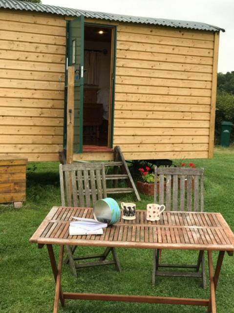 Shepherdshuts-Southeast Hotel Ashford  Exterior photo
